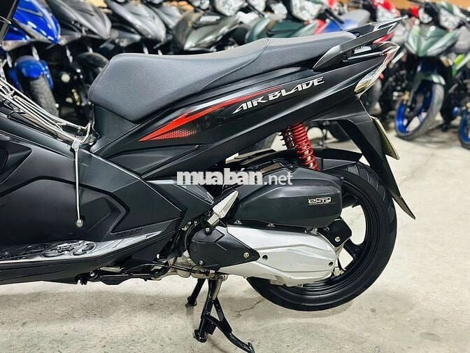 XE MÁYTHANHTÙNG_AIR BLADE 125 FI ĐEN NHÁM KHÓA SMK