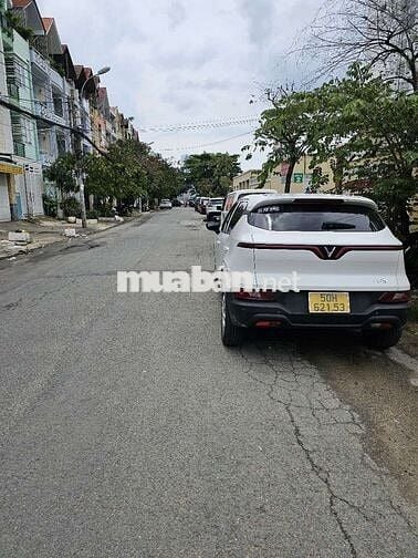 Cho thuê CHDV full nội thất mặt tiền đường 84 Cao Lỗ P4 Q8 (ở 3 người)
