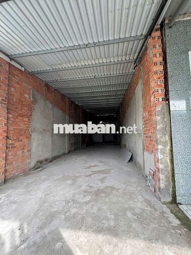Bán nhà và kho ngay Trường học Bình Hòa . Mua lẻ bán lẻ
