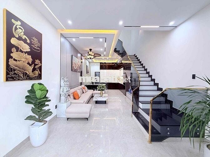 Nhà 3 tầng thiết kế hiện đại sang trọng bậc nhất