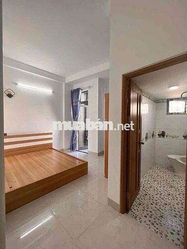 Nhà 5 Tầng Vị Tri Kinh doanh buôn bán sầm uất