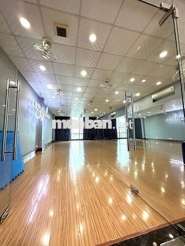 CHO THUÊ TÒA BUILDING MẶT TIỀN Đ.PHẠM HUY THÔNG (HẦM TRỆT 5 LẦU 6mX21)