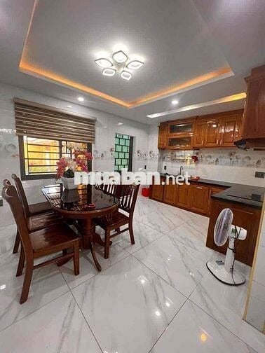 Nhà 5 Tầng Vị Tri Kinh doanh buôn bán sầm uất