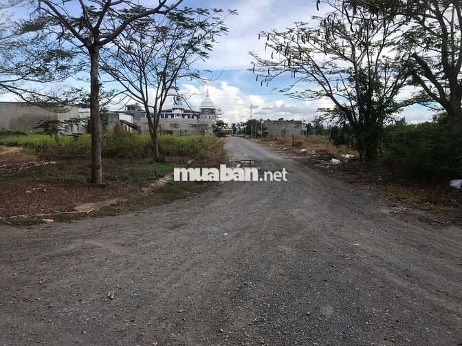 Chính chủ bán lô đất 65m2 Long Hòa ,full thổ cư,đường 12m  dân cư đông
