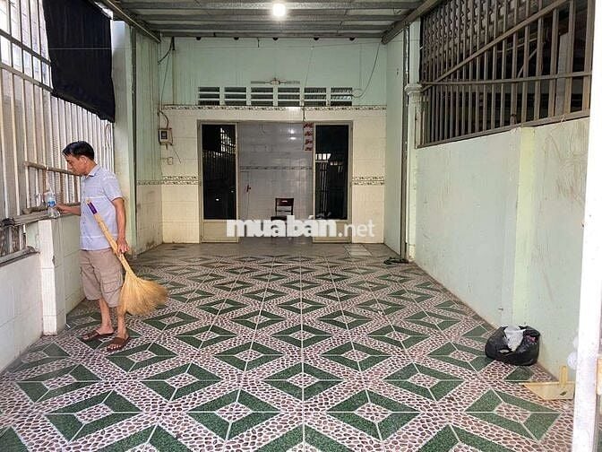 CHO THUÊ NHÀ MẶT TIỀN TRUNG ĐÔNG 1.HÓC MÔN.GIÁ 4TR2