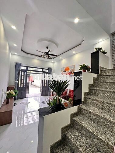 CHO THUÊ NHÀ MỚI NGUYÊN CĂN 4 X 13, 1 TRỆT 1 LẦU