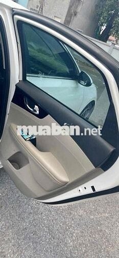 Kia Cerato mẫu mới đăng kí 2019 - 95000 km
