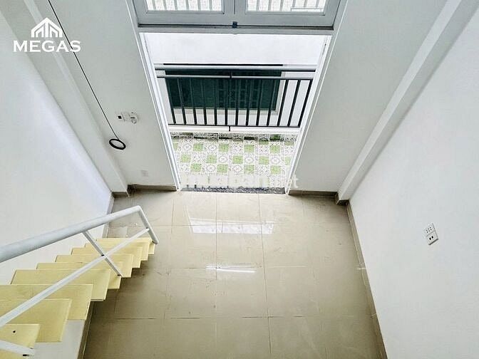 Cho thuê phòng gác cao, diện tích 40m2- Gần Ktx khu B, ĐH Bách Khoa 7p