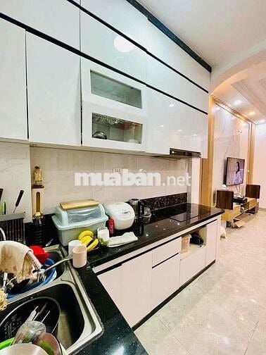 BÁN NHÀ ĐƯỜNG LÁNG ĐỐNG ĐA NGÕ TO GẦN PHỐ GẦN Ô TÔ DT: 36m2 * 5Tầng