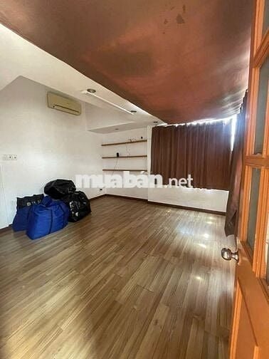 Villa sân Vườn, Trệt 2 lầu, sân thượng, 3PN, 3wc , Hẻm oto đậu cửa