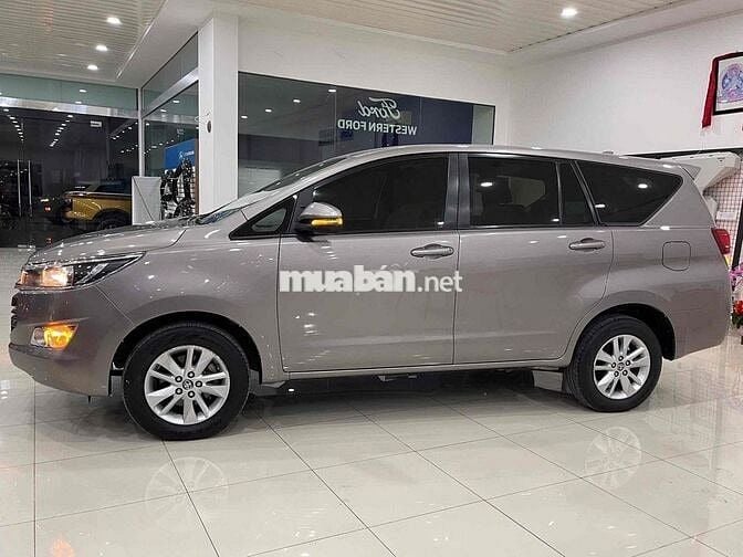Toyota Innova 2020 2.0E - số sàn 475 bao ra tên
