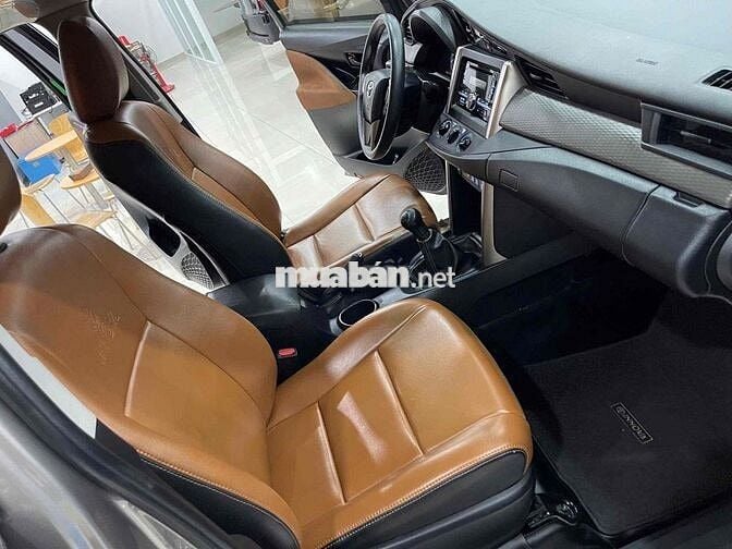 Toyota Innova 2020 2.0E - số sàn 475 bao ra tên