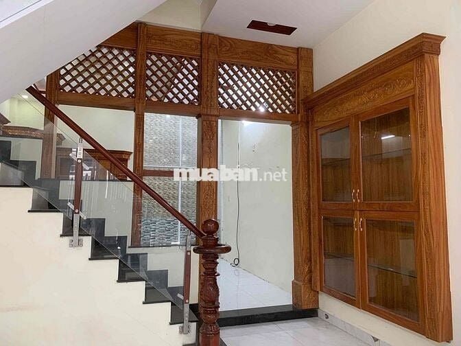Bán Nhà 1 trẹt 3 lầu sân thượng có 4pn /1pt /3wc khu dân cư  an ninh