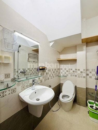 Nhà ngộp bán gấp Chiến Thắng, P.9, Phú Nhuận,(77m2), giá chỉ 2,95
