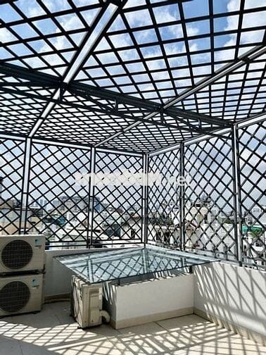 Mặt tiền đường lớn, ngã 3 thông thoáng để kinh doanh và làm dịch vụ.