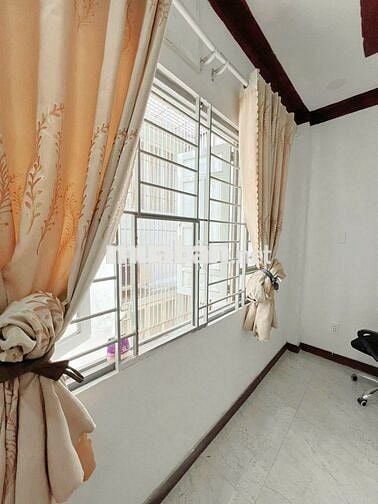 Phòng 25M2 - ĐỀ THÁM, QUẬN 1. TRUNG TÂM