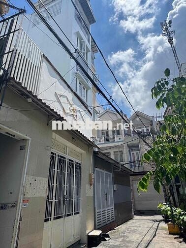 PHAN VĂN TRỊ GẦN EMART. NHÀ C4 90M2. NGANG 5M NỞ HẬU. HXH THÔNG. 9,X T