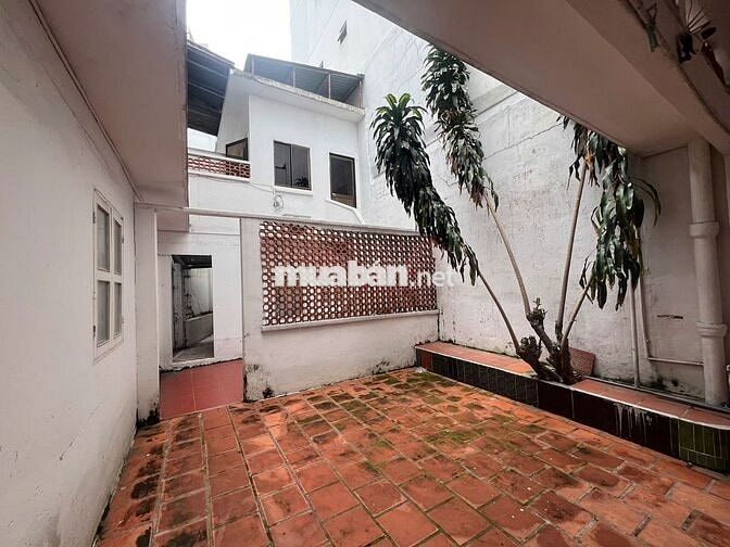 ƠI LÀ TRỜI NHÀ BIỆT THỰ ĐẸP DỊ - VILLA SÂN VƯỜN PHÚ NHUẬN GIÁ CHỈ XX !