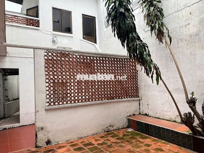 ƠI LÀ TRỜI NHÀ BIỆT THỰ ĐẸP DỊ - VILLA SÂN VƯỜN PHÚ NHUẬN GIÁ CHỈ XX !
