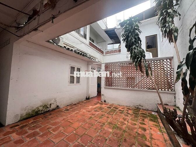 ƠI LÀ TRỜI NHÀ BIỆT THỰ ĐẸP DỊ - VILLA SÂN VƯỜN PHÚ NHUẬN GIÁ CHỈ XX !
