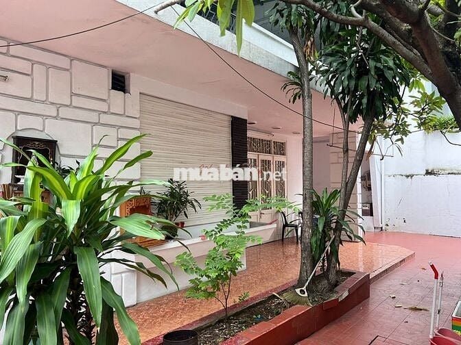 ƠI LÀ TRỜI NHÀ BIỆT THỰ ĐẸP DỊ - VILLA SÂN VƯỜN PHÚ NHUẬN GIÁ CHỈ XX !