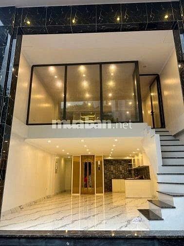 CHO THUÊ NHÀ NHƯ MỚI CÓ THANG MÁY MẶT TIỀN CƯ XÁ ĐÔ THÀNH Q10 