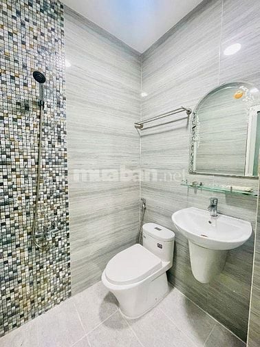BÁN NHÀ HẺM 345 TRẦN HƯNG ĐẠO ĐỐI DIỆN CÔNG AN THÀNH PHỐ 