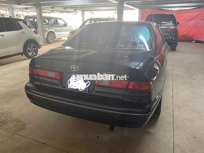 TOYOTA CAMRY NĂM 1999 4 CHỖ