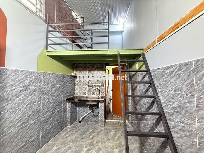 PHÒNG ĐẸP, CỬA SỔ, LẦU TRỆT SẠCH SẼ NGAY ĐH CÔNG NGHIỆP CS2 7P ĐI XE