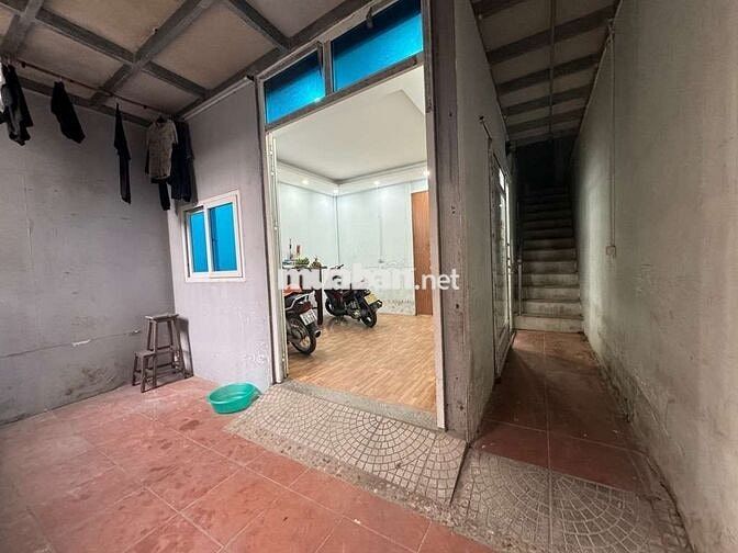 Rẻ nhất Long Biên 60m2 nhà 2 tầng tình quang  ngõ thông thoáng ở sướng