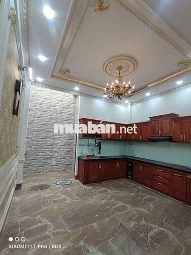 Cho thuê nhà 3 lầu đường xe tải 22tr/ tháng
