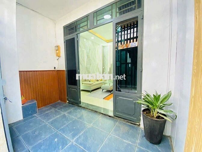Nhà sổ hồng riêng tl15, quận 12, sát ngã tư ga