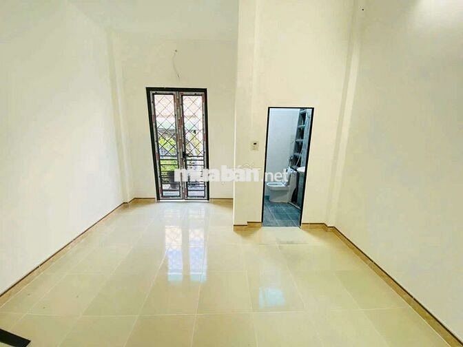 Nhà sổ hồng riêng tl15, quận 12, sát ngã tư ga