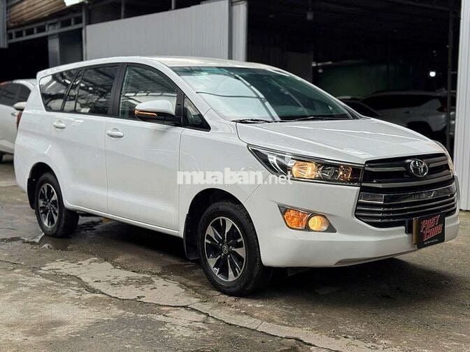 Toyota Innova 2019 E 2.0 MT, số sàn, màu trắng