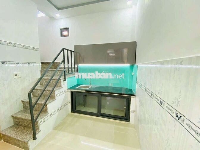 Nhà sổ hồng riêng tl15, quận 12, sát ngã tư ga