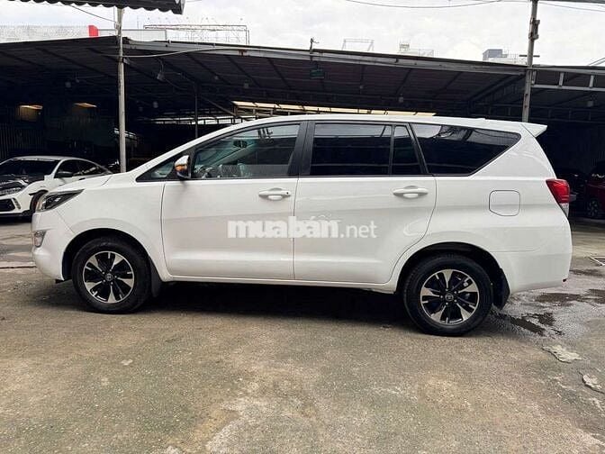 Toyota Innova 2019 E 2.0 MT, số sàn, màu trắng