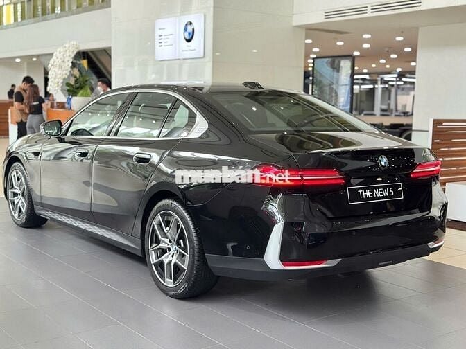 BMW 520i Premium All New 2025 Đen Giao Ngay!