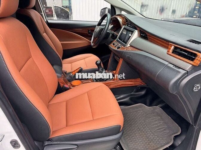 Toyota Innova 2019 E 2.0 MT, số sàn, màu trắng