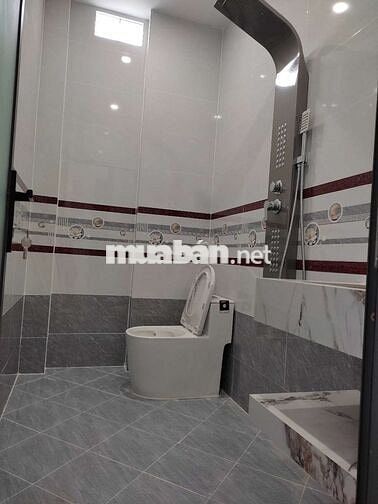 Bán gấp - 5 tỷ TL mạnh - Hẻm ôtô - Nhà 3 tầng 68m2 - 1p Phạm Văn Đồng
