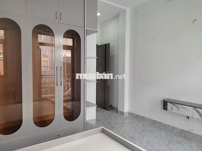 Bán gấp - 5 tỷ TL mạnh - Hẻm ôtô - Nhà 3 tầng 68m2 - 1p Phạm Văn Đồng