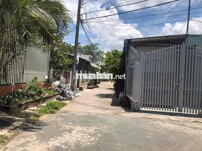 Cho thuê nhà trong Khu tập thể CBNV Phú Khương, Bến Tre
