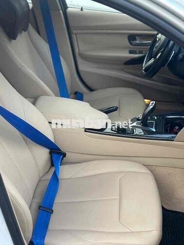 BMW 3 Series 2015 320i - 90000 km