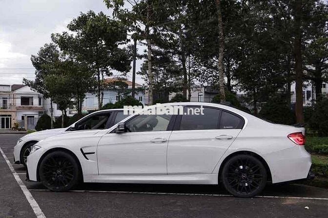 BMW 3 Series 2015 320i - 90000 km