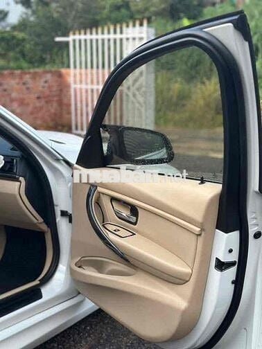 BMW 3 Series 2015 320i - 90000 km