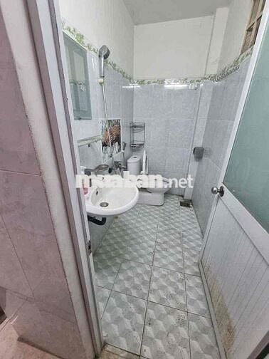 cho thuê nhà nguyên căn. 3pn2wc Phạm văn chiêu p13 GV