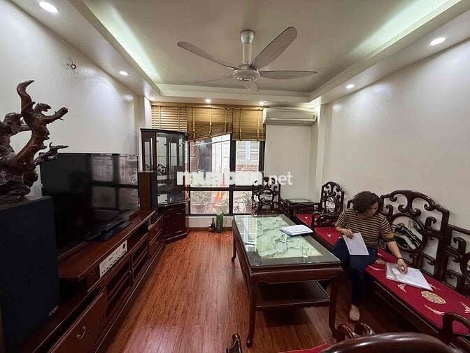 NHÀ ĐẸP 5 TẦNG – THANG MÁY – NỘI THẤT SANG – Ở NGAY TRUNG TÂM XUÂN LA,