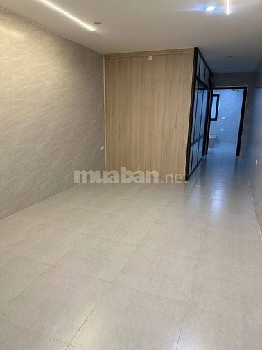 VIP tập thể tầng 1 khu 8/3, giá 4.5 tỷ, 70m2, KD được 