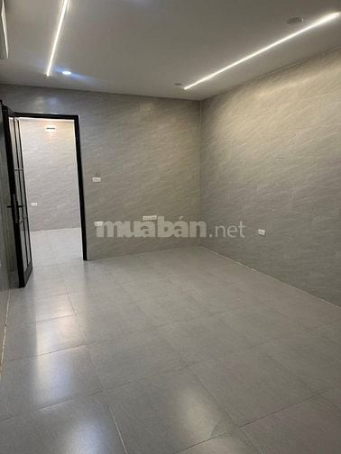 VIP tập thể tầng 1 khu 8/3, giá 4.5 tỷ, 70m2, KD được 