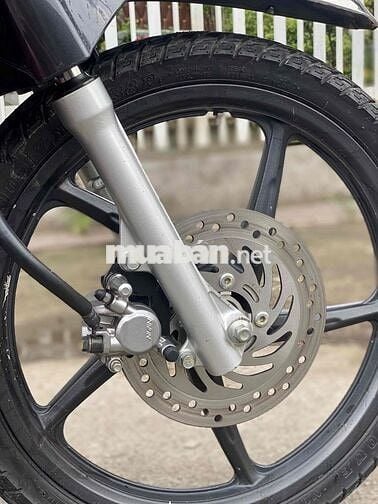 Mình cần bán hệ xe cọp fi 2014 xe trùm mền vỏ còn