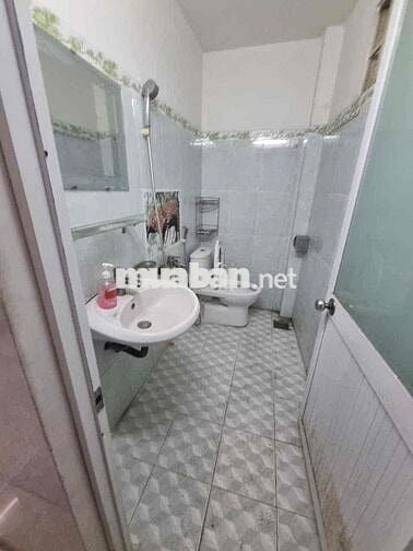 cho thuê nhà nguyên căn. 3pn2wc Phạm văn chiêu p13 GV